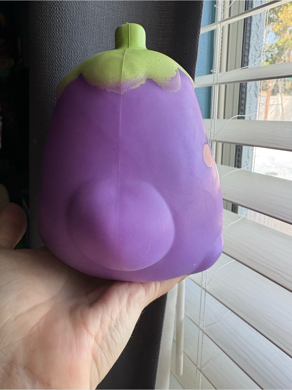 Jumbo eggplant squishy - Picture 2 of 6